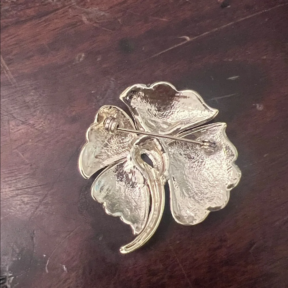 Vintage Peach Flower Enamel Brooch Pin Gold Tone Retro Floral Accessory